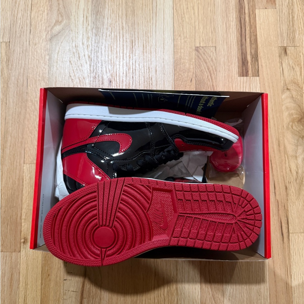 Nike Black and Red Sneakers - Picture 2 of 3